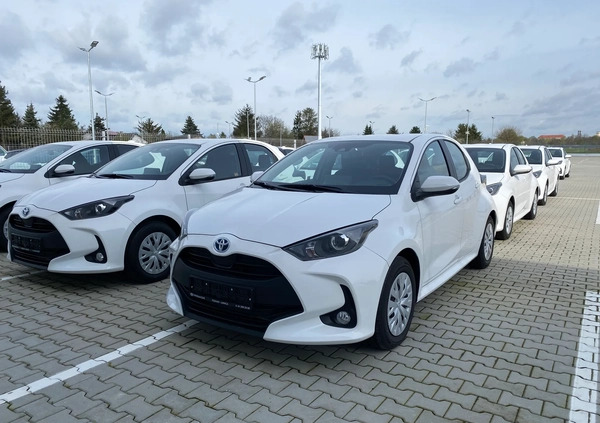 Toyota Yaris cena 93500 przebieg: 10, rok produkcji 2023 z Poznań małe 46